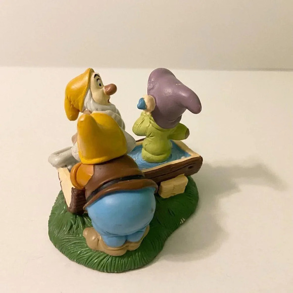 Disney Store Lil Classics PVC Snow  White Seven Dwarfs Bath Time Figurine - Picture 3 of 10